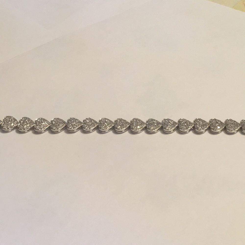 Sterling silver heart clasp bracelet